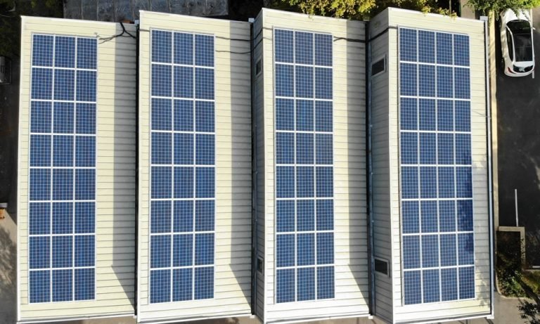 Saint-Joseph Lisesi, güneşten elektrik üretiyor