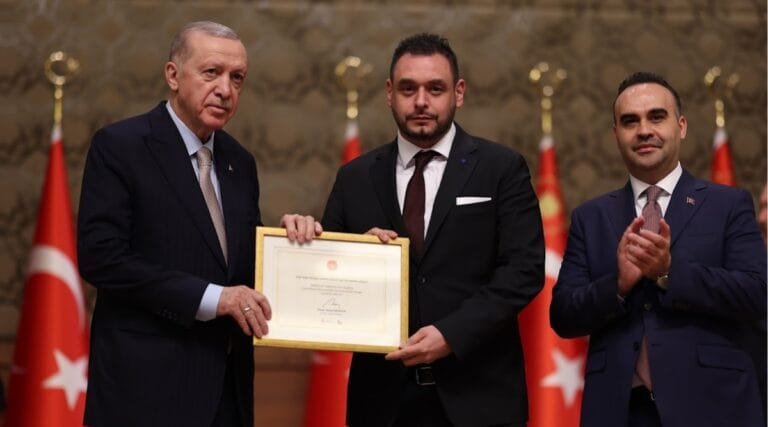 Elin Yarı İletken Teknolojileri Yerli Ve Milli “Güneş Paneli Hücresi” Üretecek!