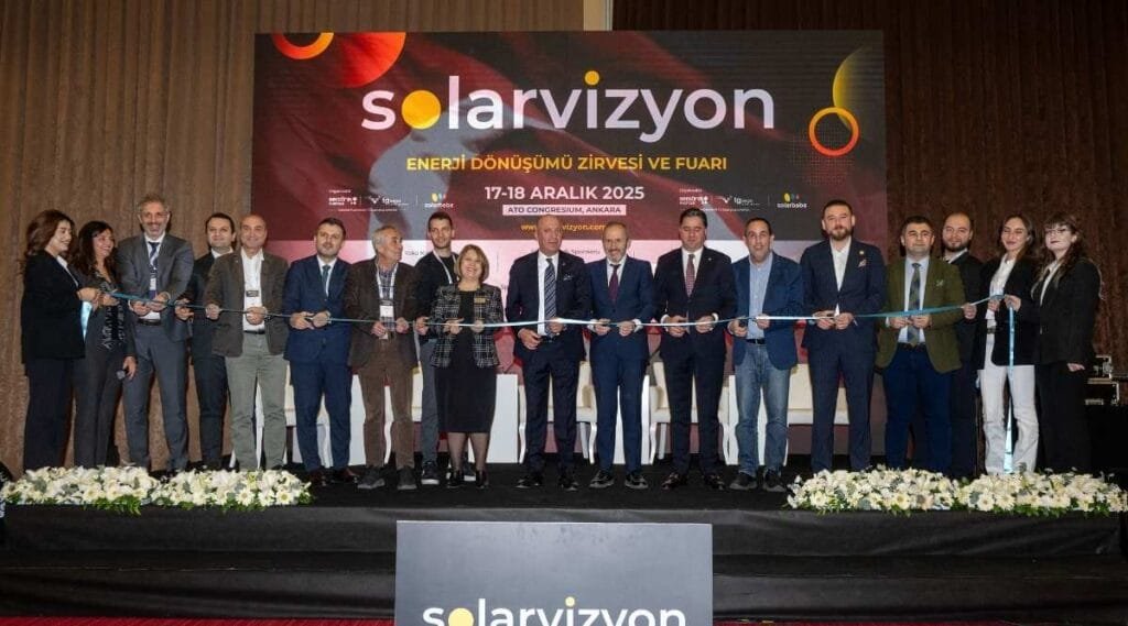 17–18 Aralık 2025 tarihlerinde ATO Congresium – Ankara’da yoğun ilgiyle gerçekleştirilen SolarVizyon 2025 – 8. Enerji Dönüşümü Zirvesi ve Fuarı, 3 bin 840 nitelikli profesyonel ziyaretçiyi ağırladı.
